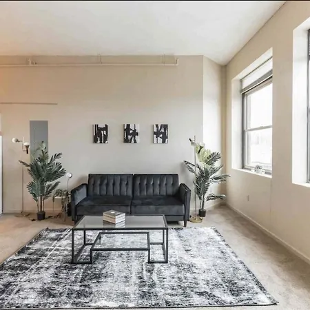 Updated Loft In Cleveland - Prime Location!